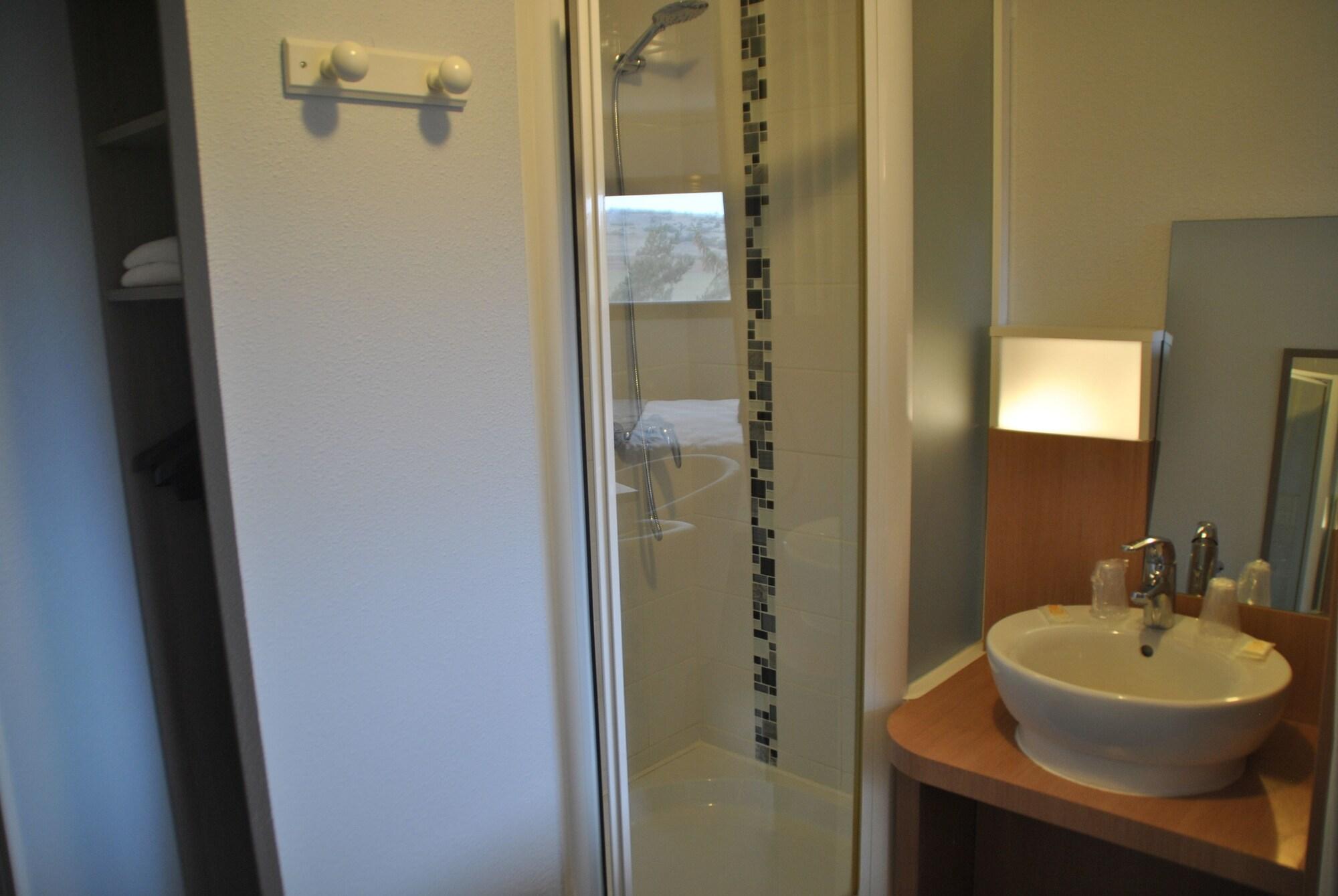 The Originals Access, Hotel Millau Sud Л'Опитале-дю-Ларзак Экстерьер фото