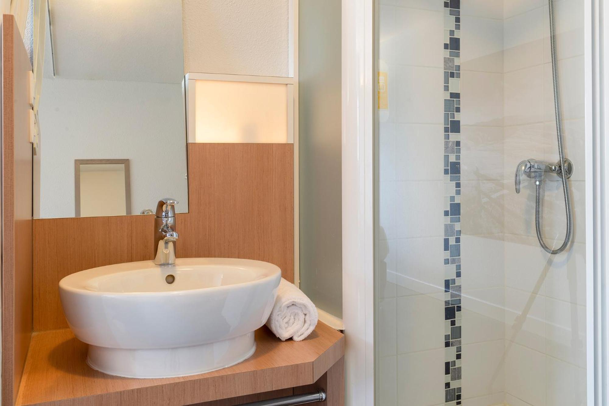 The Originals Access, Hotel Millau Sud Л'Опитале-дю-Ларзак Экстерьер фото